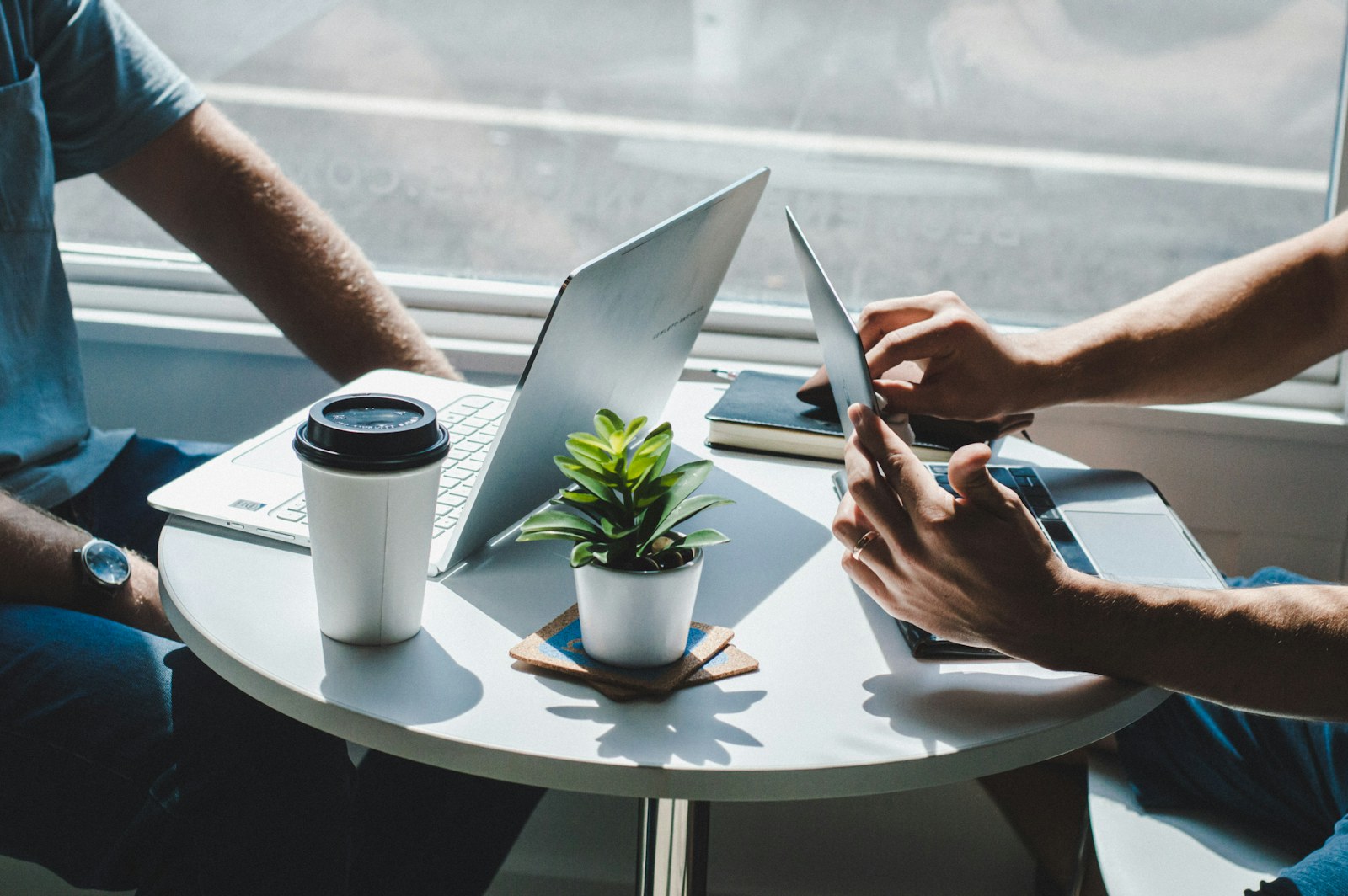 Illustrative business scene for agree the solution
